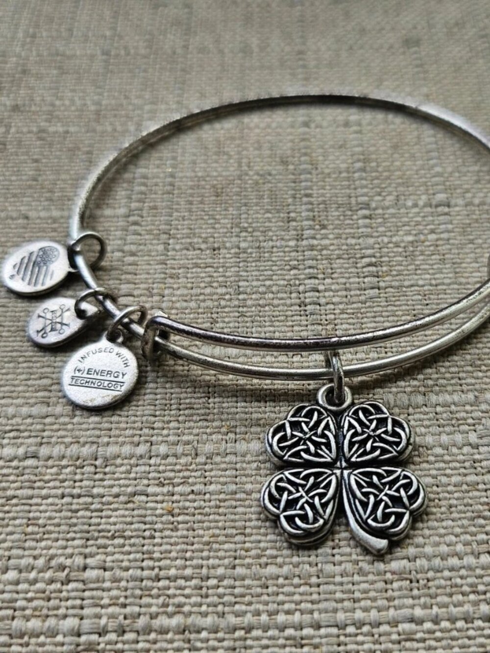 Alex and Ani Bracelet Four Leaf Clover Silver Tone Wrist Band Fashion Jewelry